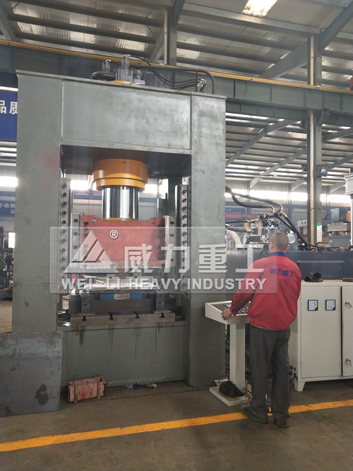 500t閉式油壓沖床