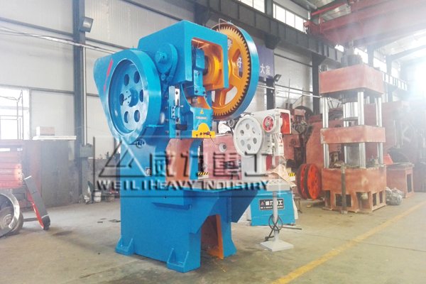 125噸深喉沖床圖片