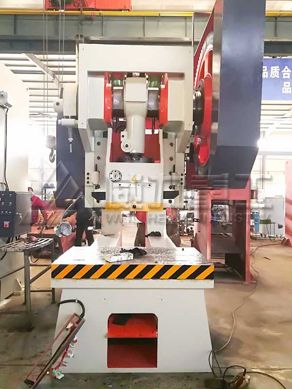 200噸深喉壓力機(jī)