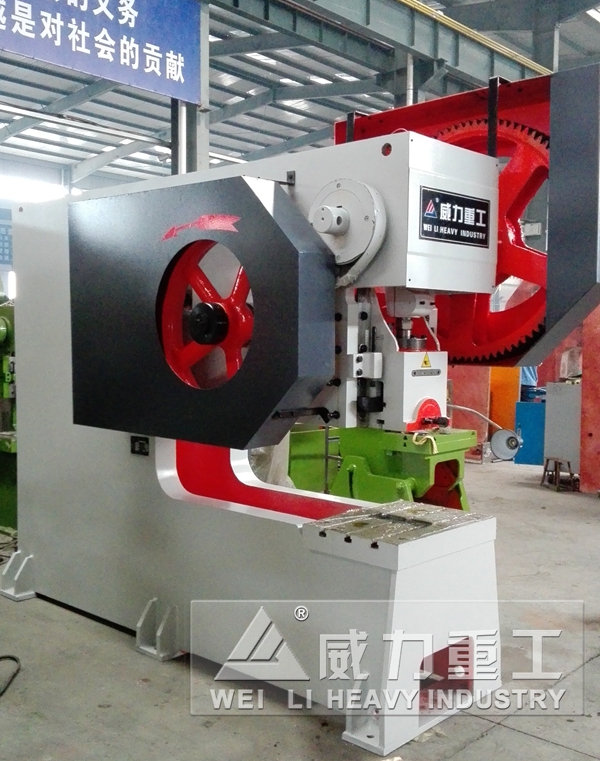 63噸深喉沖床側視圖