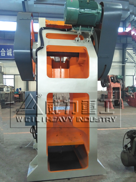 250噸固定臺(tái)沖床后視圖