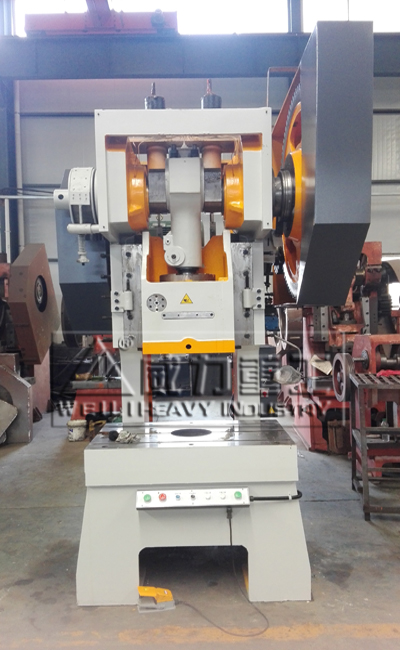 200噸固定臺(tái)沖床前視圖