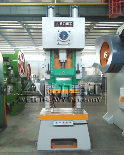 200噸氣動(dòng)沖床圖片