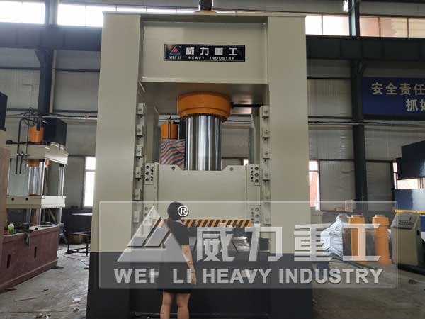 800t框架式液壓沖床外觀圖