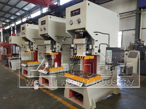 100噸液壓沖床車間現(xiàn)貨