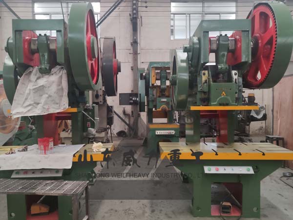 山東威力重工沖床設(shè)備