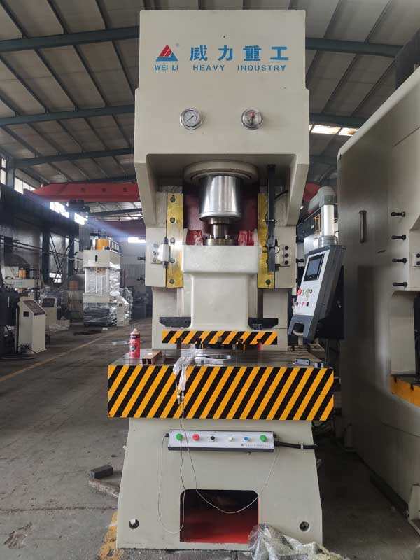 安裝光柵保護(hù)的200噸液壓沖床