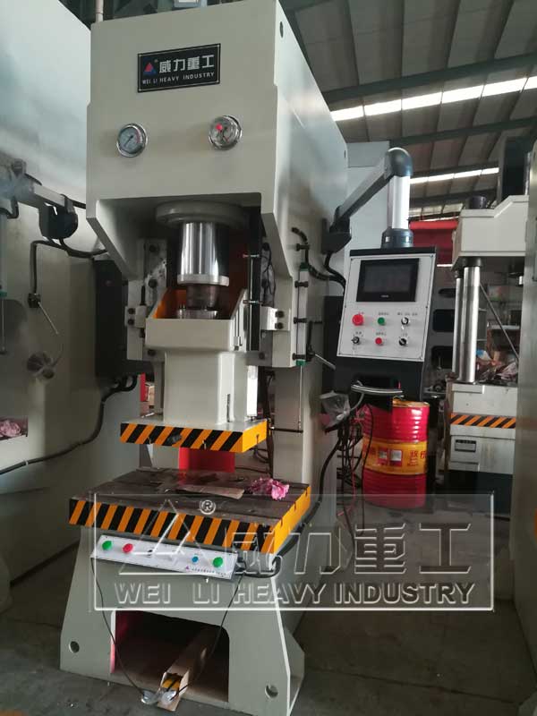 高速液壓沖床圖片